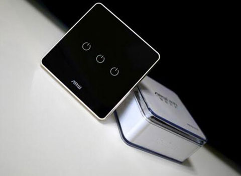 超凡国际品牌产品测评：大气外观安装便捷的小为智能开关