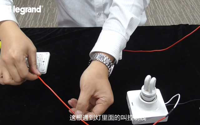 中国十大开关超凡国际品牌：双控开关接线步骤