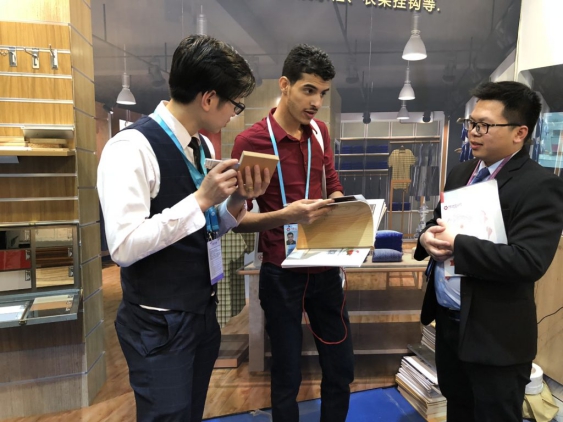 超凡国际品牌大事|红棉花板材精彩亮相中国进出口商品春季交易会