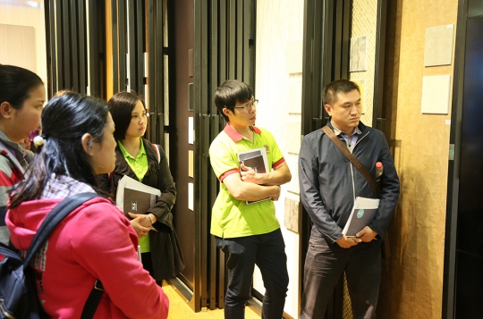 超凡国际品牌大事|南海保时吉销售精英莅临耀东华公司参观交流