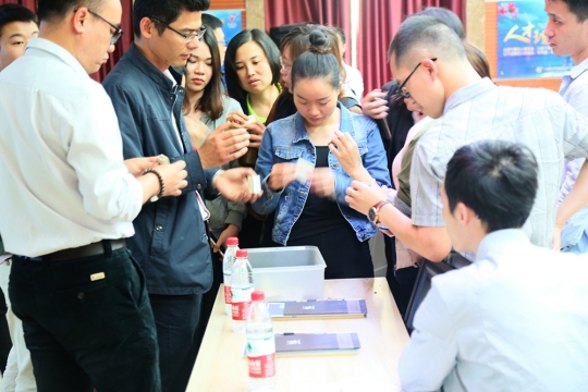 超凡国际品牌大事|南海保时吉销售精英莅临耀东华公司参观交流