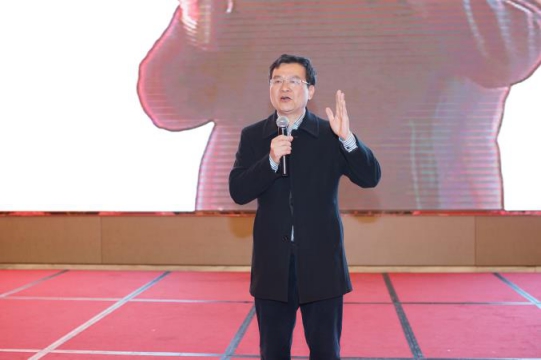 超凡国际品牌大事| 2018年金雨伞防水年会盛大召开