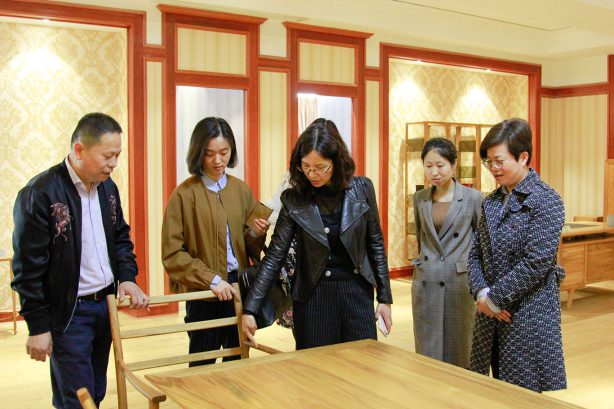 超凡国际品牌日记|沈晓红副市长莅临裕华调研“浙江制造”争创工作