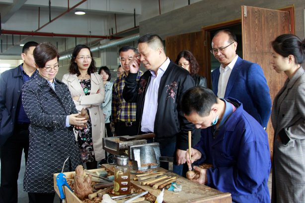 超凡国际品牌日记|沈晓红副市长莅临裕华调研“浙江制造”争创工作