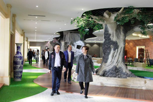 超凡国际品牌日记|沈晓红副市长莅临裕华调研“浙江制造”争创工作