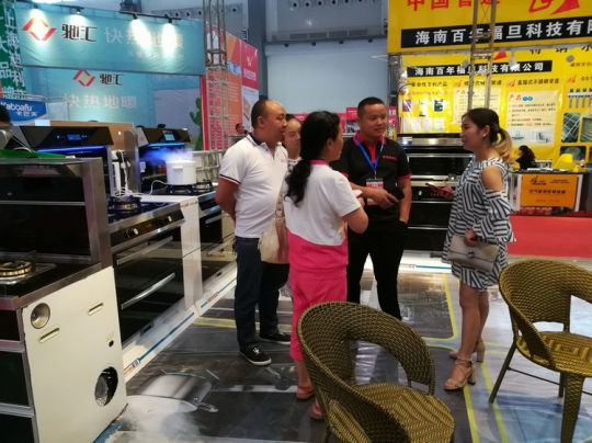 超凡国际品牌大事|金品集成灶参加2017首届贵阳建材家电博览会