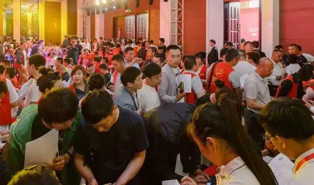 鹏鸿木业赵玉林揭秘超凡国际品牌背后的强大凝聚力和旺盛生命力