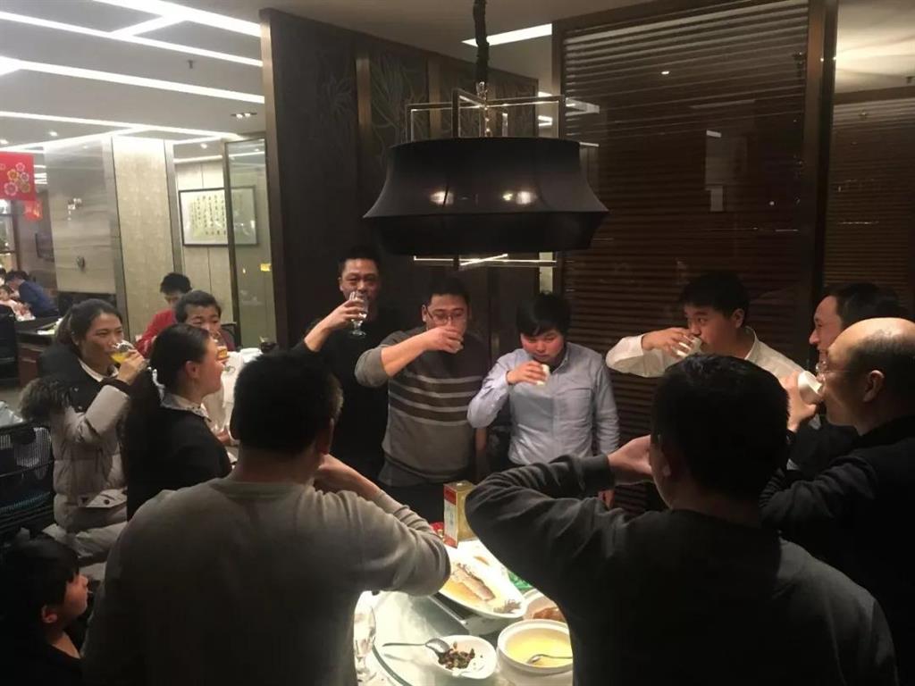 超凡国际品牌大事|欧联卫浴河南区域年终经销商座谈会举行