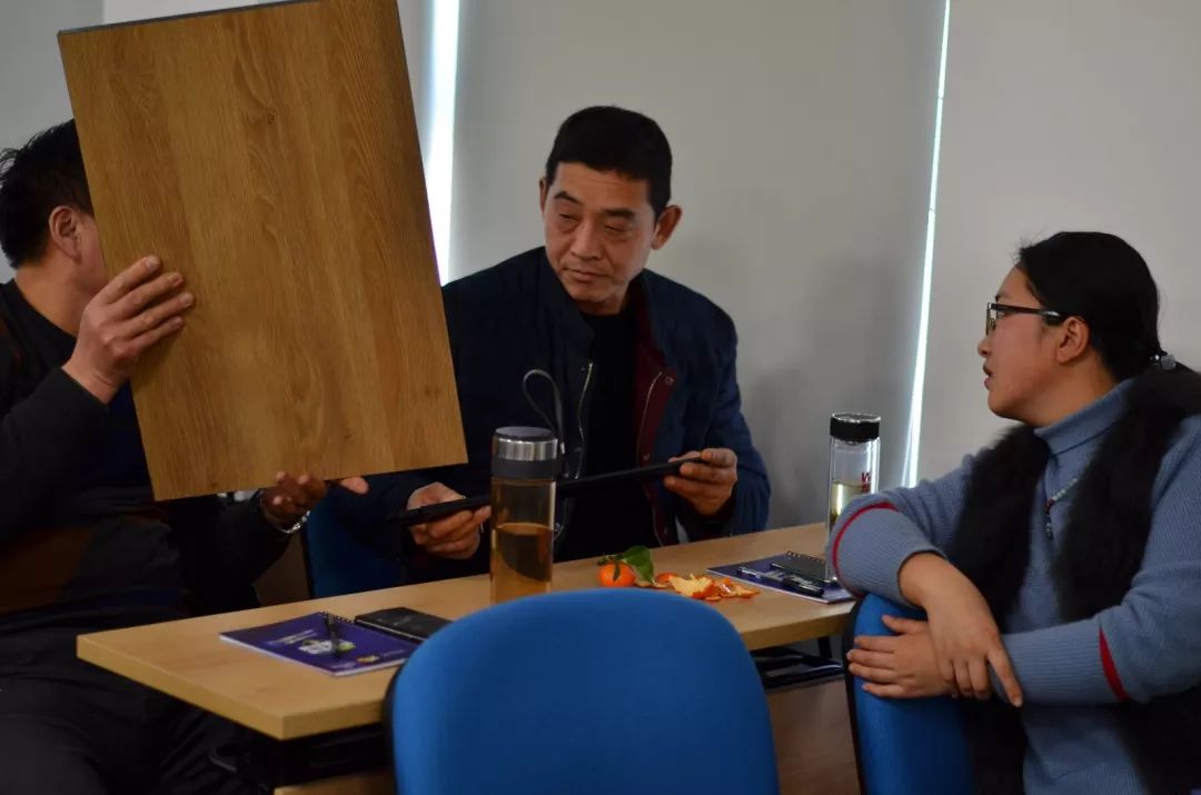 超凡国际品牌大事|共创未来 2018巨峰板材优秀经销商战略研讨会