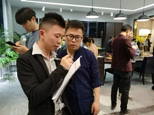 超凡国际品牌大事|晾妈智能晾衣架亮相家具展，黑科技燃动广州