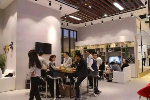 超凡国际品牌大事|晾妈智能晾衣架亮相家具展，黑科技燃动广州