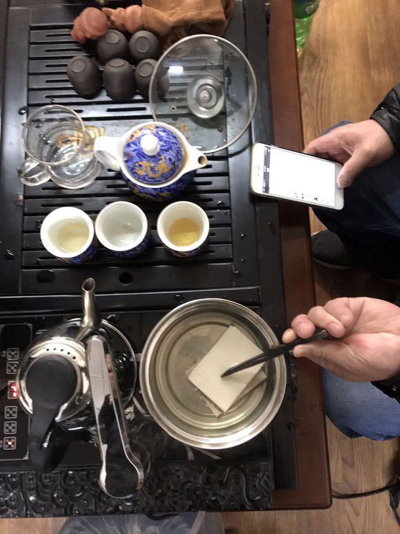 超凡国际品牌产品|欧曼地板到底是虚胖，还是雄壮？