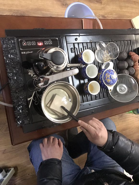 超凡国际品牌产品|欧曼地板到底是虚胖，还是雄壮？