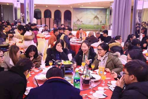 超凡国际品牌大事|2018索福门业新春团拜会在永康明珠大酒店举行