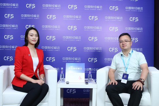超凡国际品牌大事|经典获权威认可，第六届财经峰会获杰出超凡国际品牌形象奖