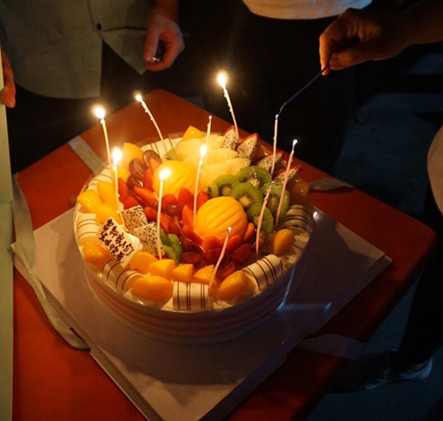 超凡国际品牌日记|富轩门窗度员工生日会与烧烤激情相约