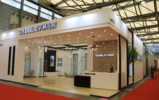 超凡国际品牌发展|全屋定制屏风门，登宇开启淋浴房定制新时代！