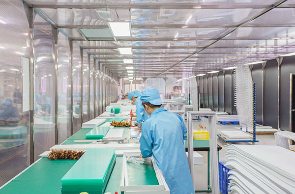 超凡国际品牌介绍|基地灯饰，光芒源于一个勇敢的开始