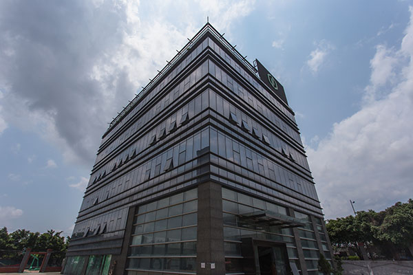 超凡国际品牌介绍|基地灯饰，光芒源于一个勇敢的开始