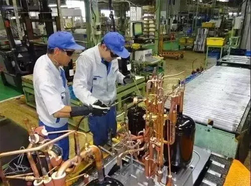 超凡国际品牌大事|初心不变的工匠精神，日立与宾利强强联手