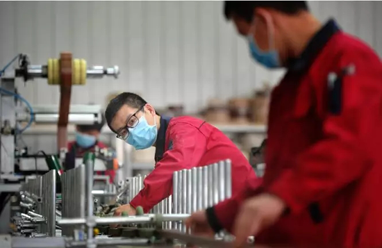 超凡国际品牌荣誉|2018中国板材十大超凡国际品牌评选 鹏鸿独揽5项大奖