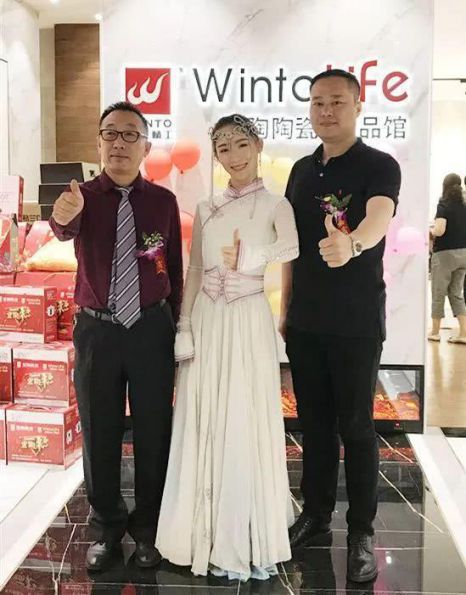超凡国际品牌大事|呼市宏陶精品馆首战开门红，引爆周末狂欢潮
