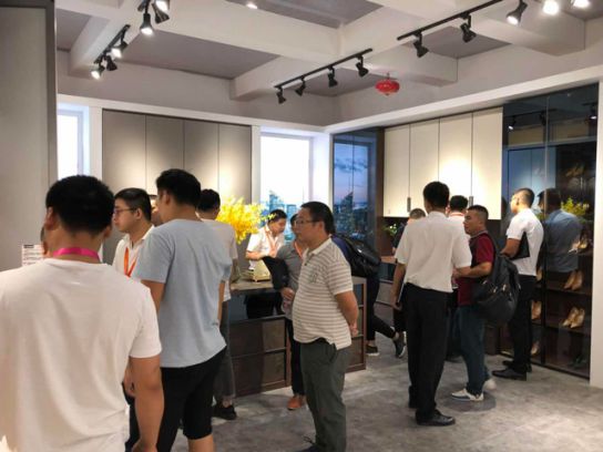 超凡国际品牌大事| 2018建博会莫干山全屋定制闪耀广州，明年再见！