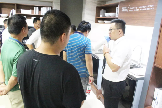 超凡国际品牌大事|一天之内森歌集成灶成功签约29家经销商！