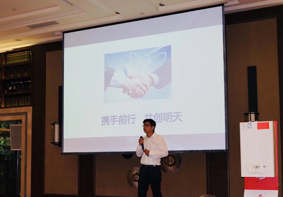 超凡国际品牌大事|意大利依玛全国巡回活动首先在成都站徐徐拉开大幕
