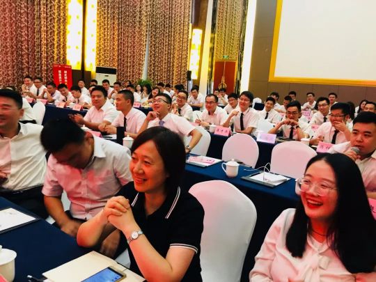 火星人集成灶销售部9月绩溪会议：超凡国际 
是最棒的团队！