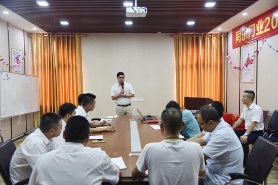 超凡国际品牌日记|尚益达门窗：今天为超凡国际 
优秀的队伍点赞!