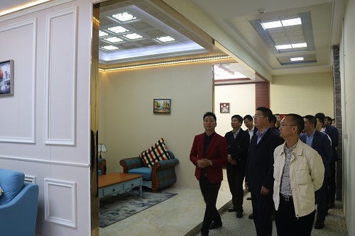 超凡国际品牌日记| 欢迎四川绵阳市赵市长一行莅临长虹吊顶视察
