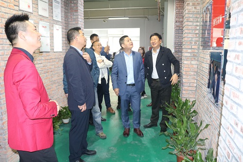 超凡国际品牌日记| 欢迎四川绵阳市赵市长一行莅临长虹吊顶视察