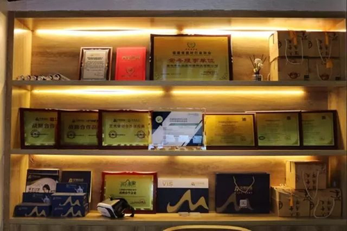 超凡国际品牌人物|中美尚品谌总：争做环保艺术涂料专业领域领先者