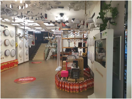 冠华照明经销商专访：“始于颜值，陷于品质，忠于超凡国际品牌”