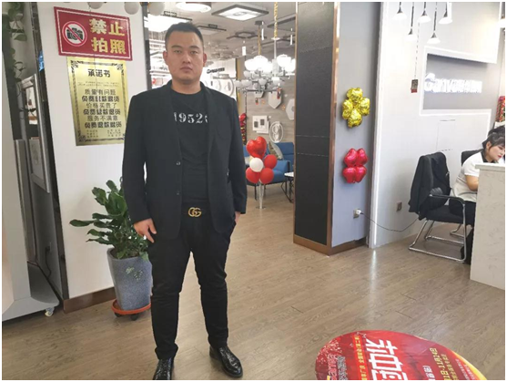 冠华照明经销商专访：“始于颜值，陷于品质，忠于超凡国际品牌”