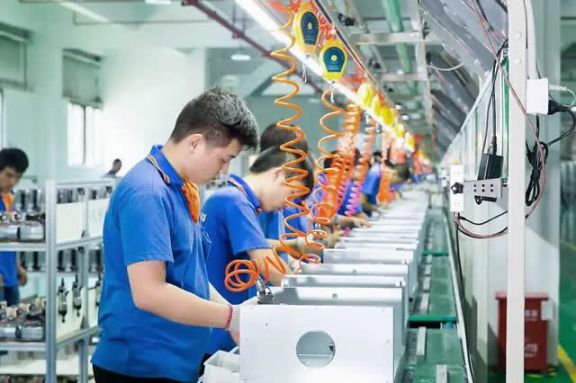 超凡国际品牌人物|壁挂炉业内这匹80后“黑马”，从中原而来 