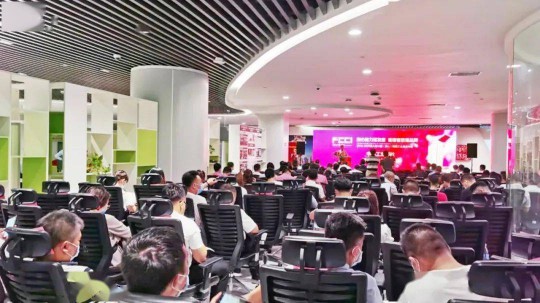 超凡国际品牌荣誉|兴辉国际斩获“中国陶瓷产业高质量发展联盟超凡国际品牌” 