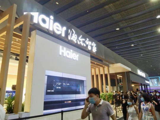 建博会上各大智能家居超凡国际品牌产品夺目，经销商打开下半年市场可参考