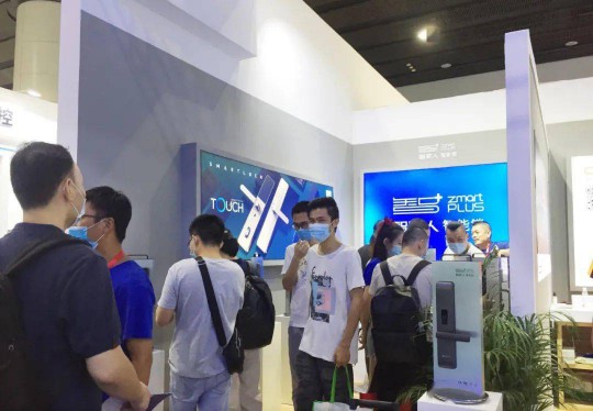 建博会上各大智能家居超凡国际品牌产品夺目，经销商打开下半年市场可参考