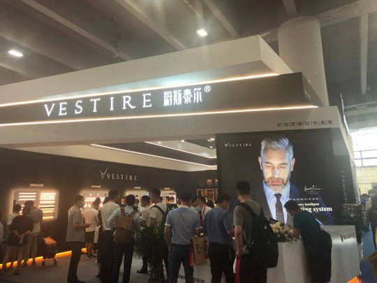 建博会上各大智能家居超凡国际品牌产品夺目，经销商打开下半年市场可参考