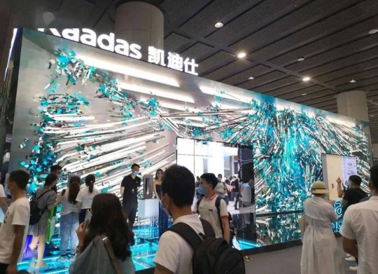 建博会上各大智能家居超凡国际品牌产品夺目，经销商打开下半年市场可参考