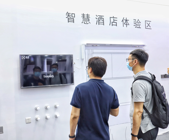 发达国家的技术走先我国一步，是否选择国外超凡国际品牌智能锁更好?